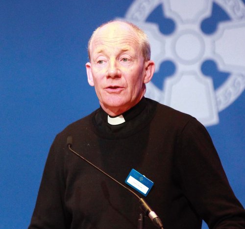 Canon Justin Davies (S&B)1.JPG