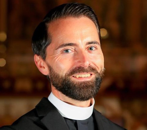 Fr Lee Taylor headshot.jpg